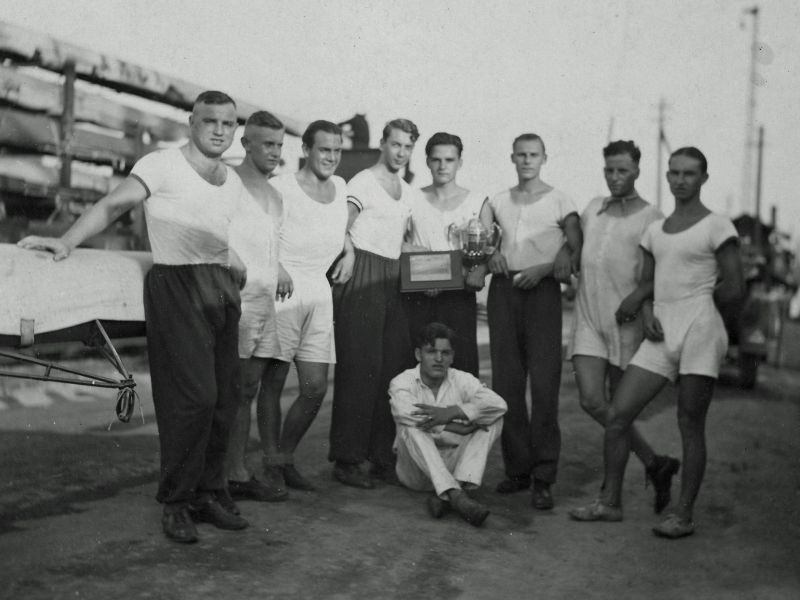 1927