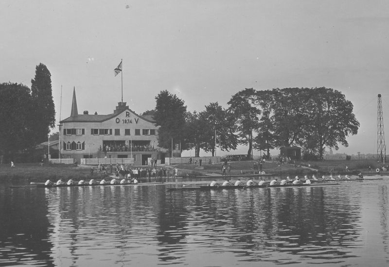 1938 – 