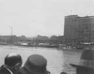 1932 – 
